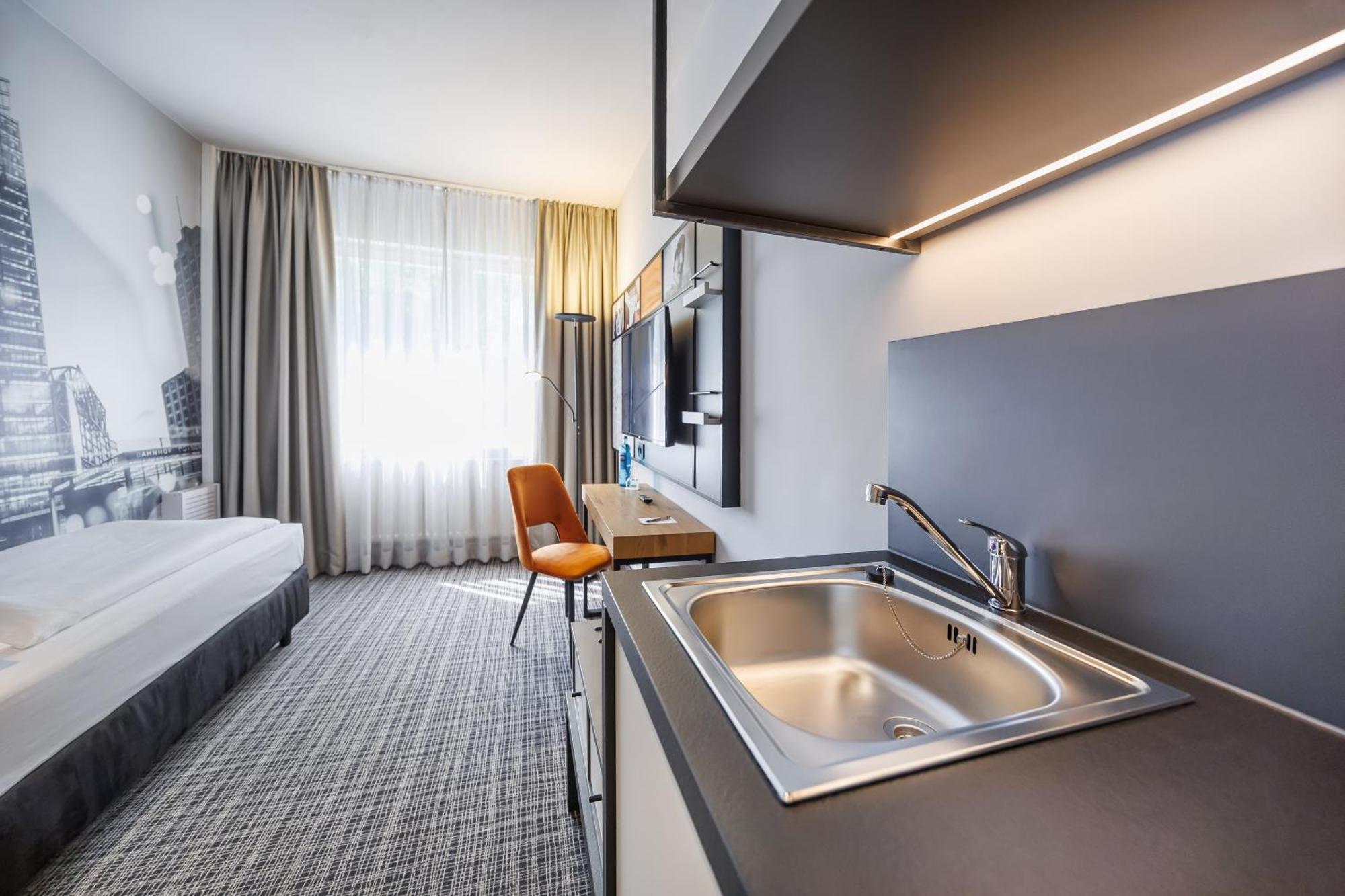 Hotel Luetzow Berlin Exterior photo