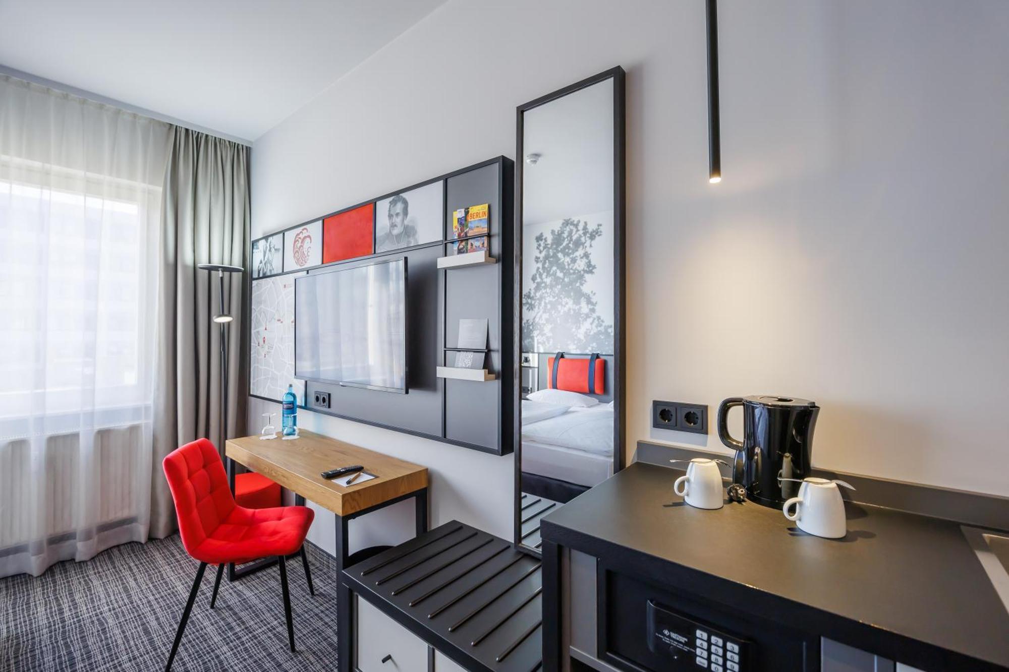 Hotel Luetzow Berlin Exterior photo